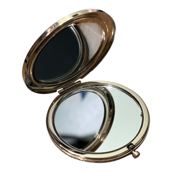 🐰 Coach Signature Silver and Gold Compact Travel Mirror w/5x Focus - Picture 3 of 4